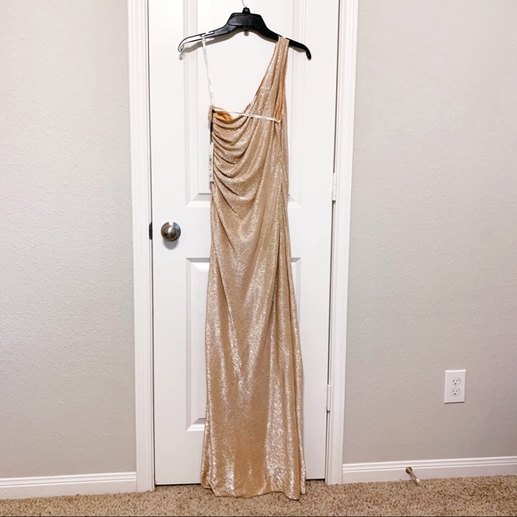 Gold asymmetrical strap gown - Picture 2 of 9